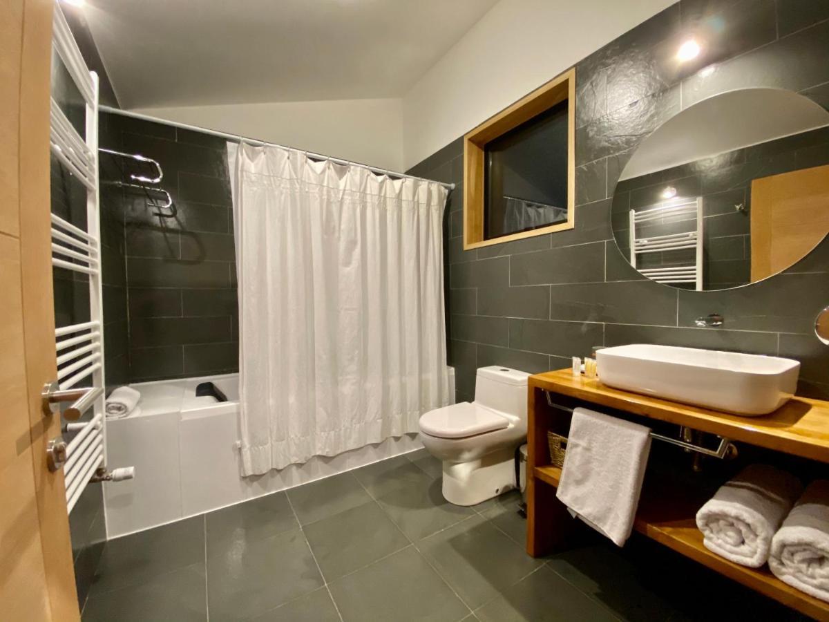 Line Hotel Patagonia Пуэрто-Наталес Экстерьер фото